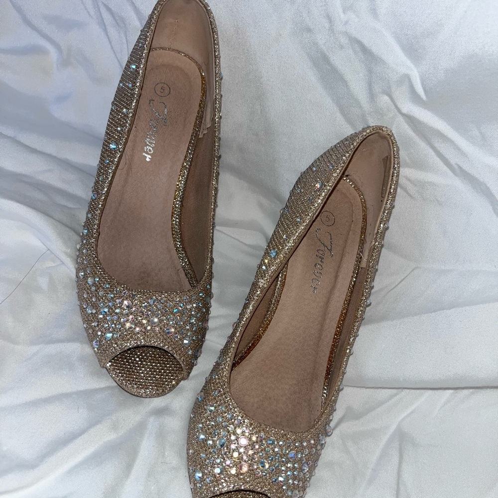 J.Renee Gold Heels with Rhinestone Detailing for Special Occasions